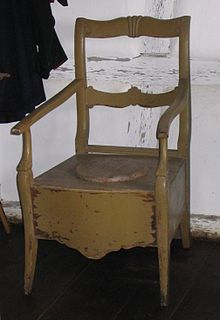 chaise-percée-versaille-rustique